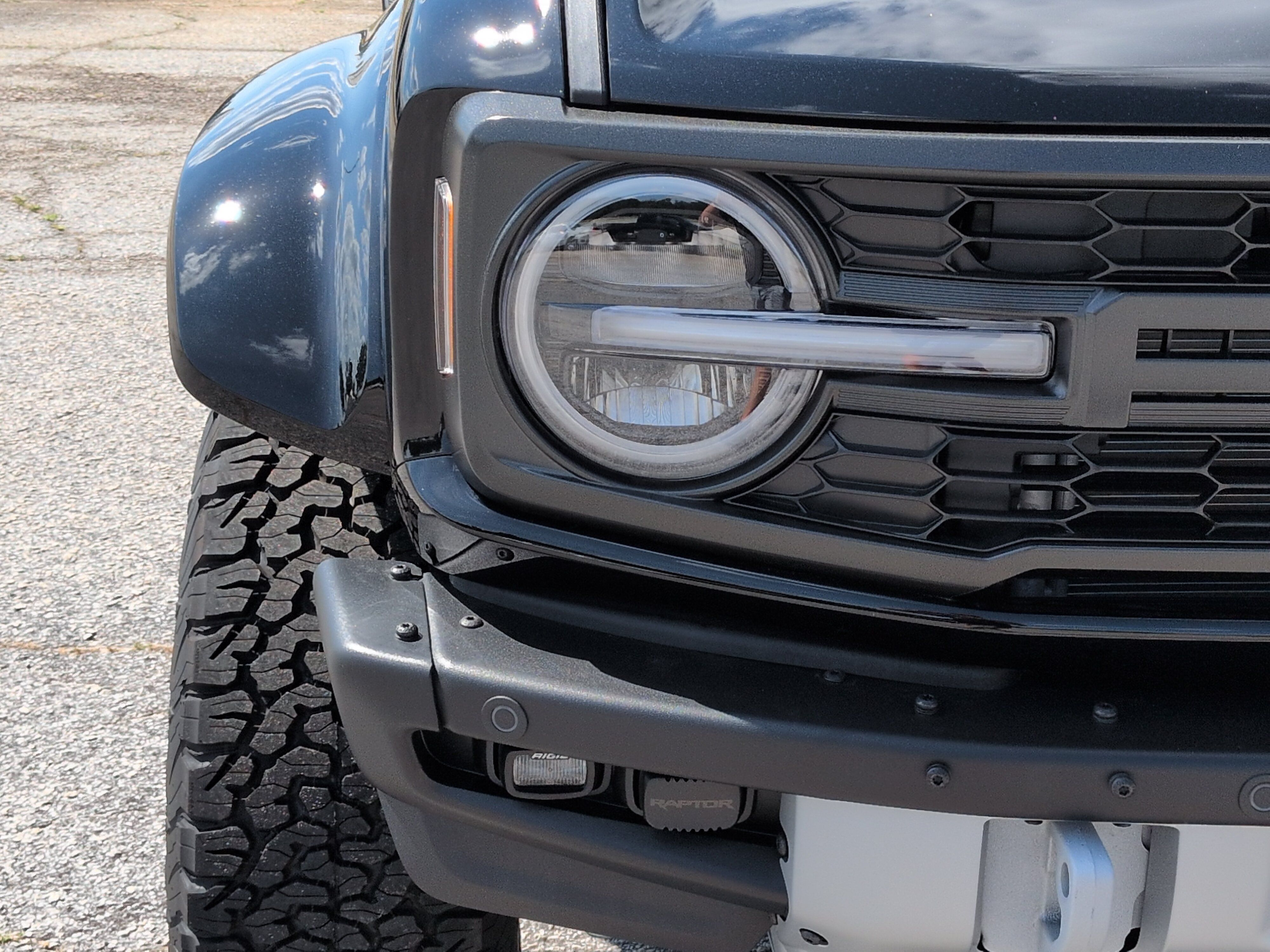 New 2026 Ford Bronco Raptor w/ Interior Carbon Fiber Pack AWD/4WD image 8