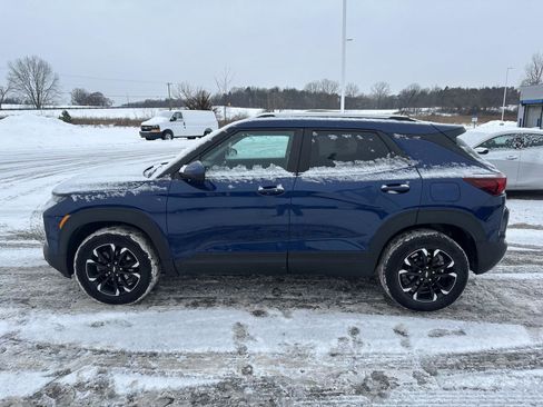 Used 2023 Chevrolet TrailBlazer LT image 2