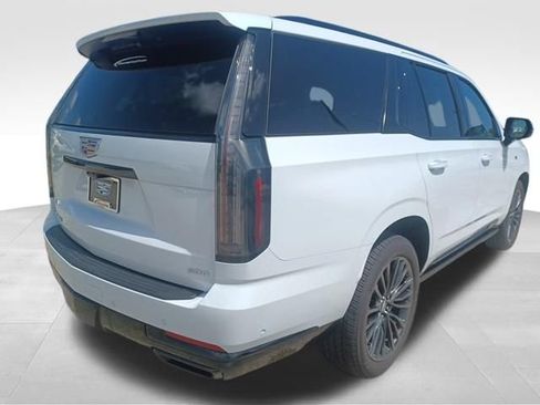 New 2026 Cadillac Escalade Platinum Sport w/ LPO, Floor Liner Package AWD/4WD image 7