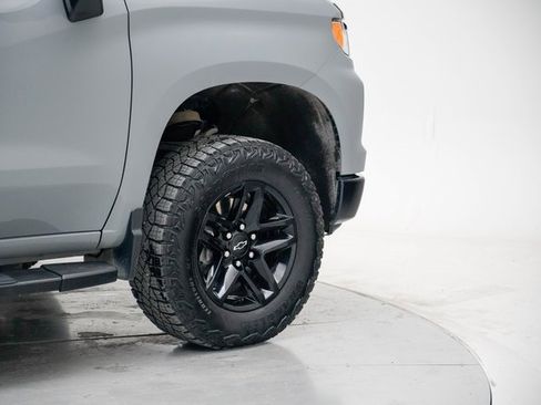 Used 2024 Chevrolet Silverado 1500 LT Trail Boss w/ Convenience Package II image 7