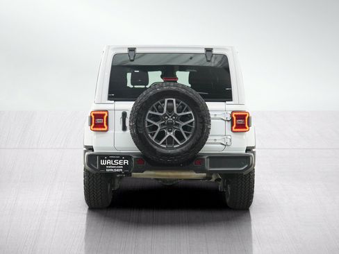 Used 2024 Jeep Wrangler Unlimited Sahara w/ Technology Group AWD/4WD image 4