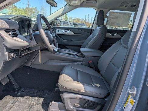 New 2026 Ford Explorer Active w/ Active Comfort Package image 19