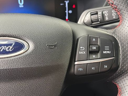 Used 2025 Ford Escape ST-Line Select AWD/4WD image 18