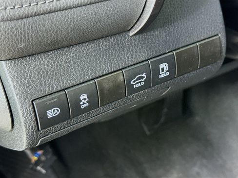 Used 2024 Toyota Camry LE image 9