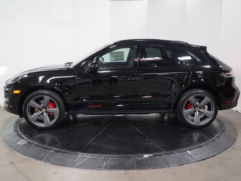 Used 2024 Porsche Macan S image 2
