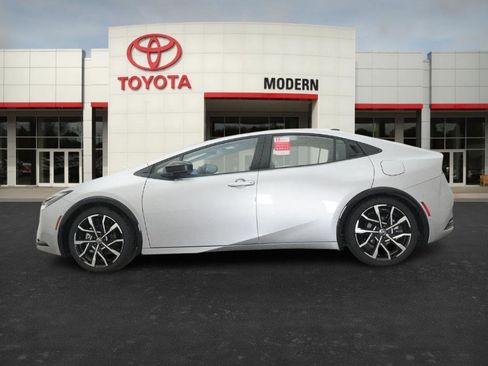 New 2026 Toyota Prius Plug-In Hybrid image 10