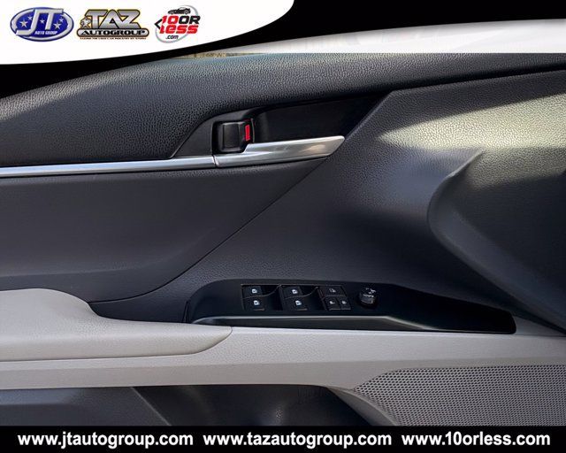 Used 2019 Toyota Camry LE FWD image 8