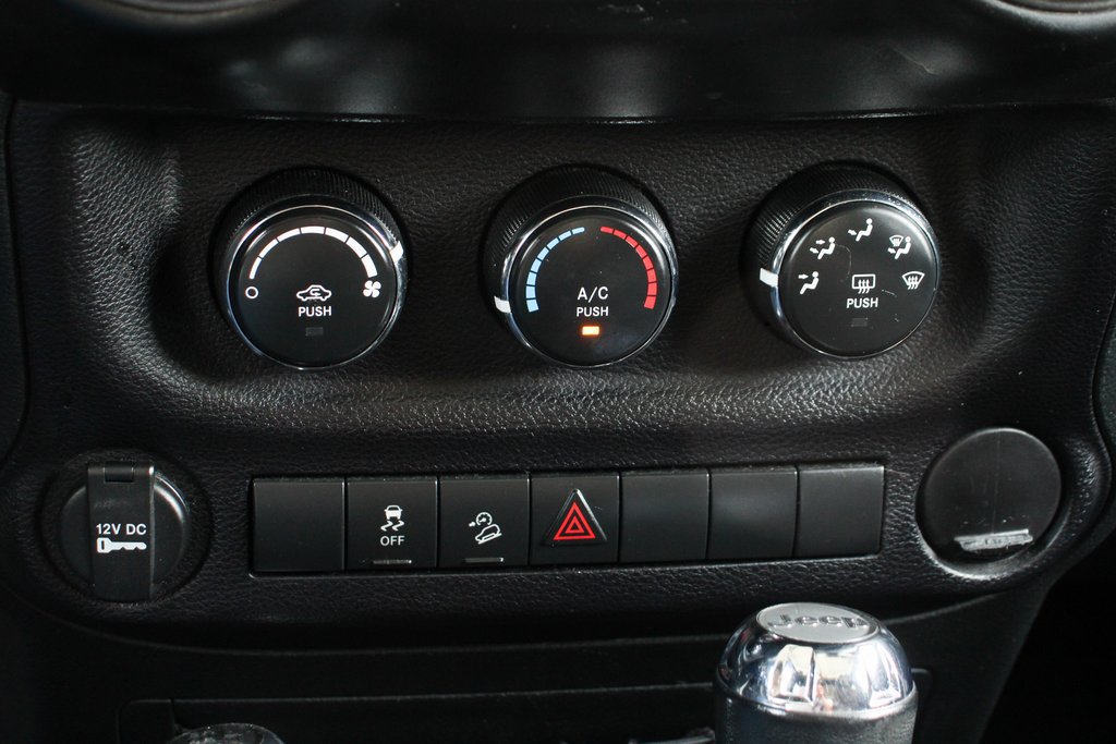 Used 2015 Jeep Wrangler Sport w/ Quick Order Package 24S AWD/4WD image 27