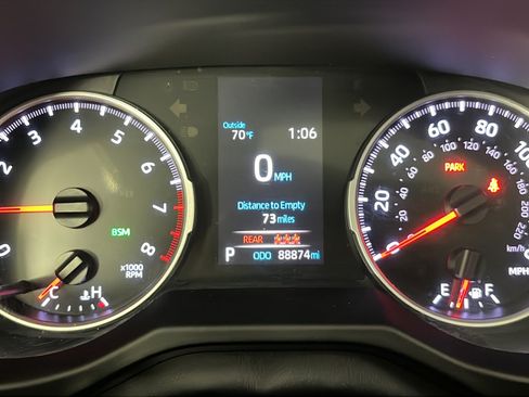 Used 2020 Toyota RAV4 XLE w/ Convenience Package FWD image 24