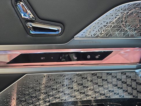 New 2025 BMW i7 M70 w/ Executive Package image 20