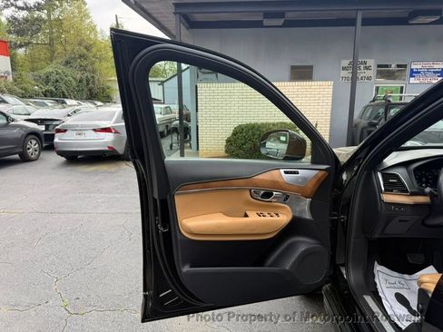 Used 2017 Volvo XC90 T8 Inscription w/ Luxury Package AWD/4WD image 8