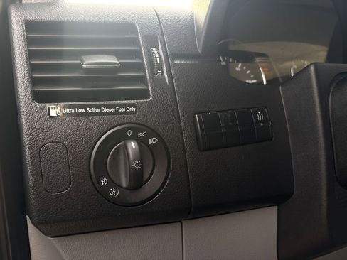 Used 2015 Mercedes-Benz Sprinter 2500 image 29