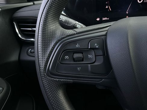 Used 2025 Buick Envista Preferred image 33