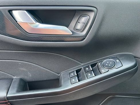Used 2025 Ford Escape ST-Line FWD image 14