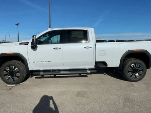 New 2026 GMC Sierra 3500 Denali w/ Denali Reserve Package image 5