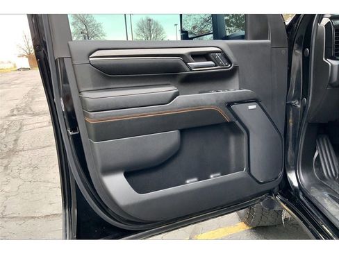 Used 2024 GMC Sierra 2500 AT4 w/ Technology Package image 24