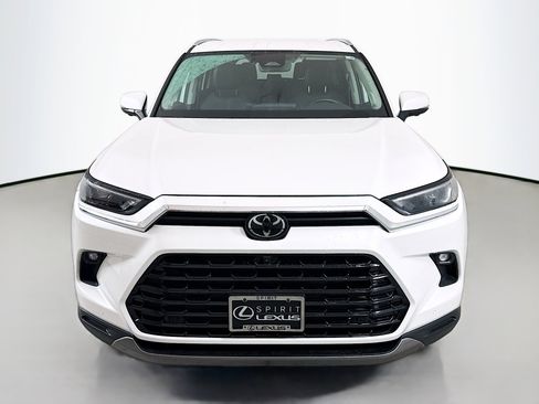 Used 2024 Toyota Grand Highlander Limited image 2