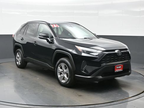 Used 2025 Toyota RAV4 XLE AWD/4WD image 8