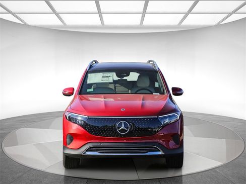 Used 2024 Mercedes-Benz EQB 300 4MATIC image 6