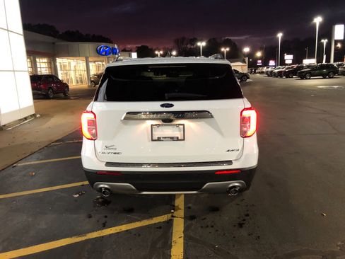 Used 2023 Ford Explorer Limited image 5