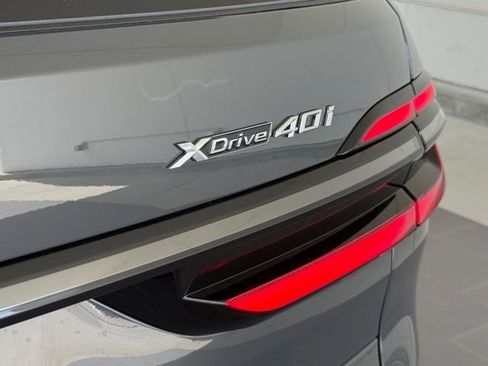 Used 2026 BMW X7 xDrive40i w/ M Sport Package image 11