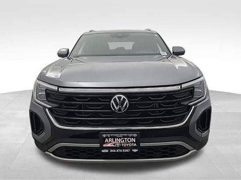 Used 2025 Volkswagen Atlas Cross Sport SE image 9