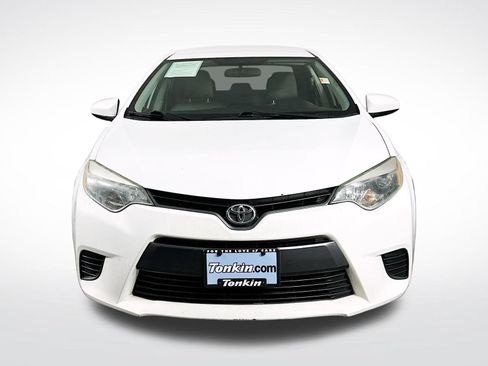 Used 2015 Toyota Corolla LE FWD image 2