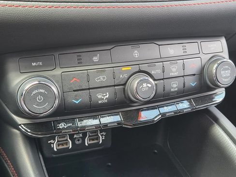 Used 2025 Dodge Durango GT RWD image 27