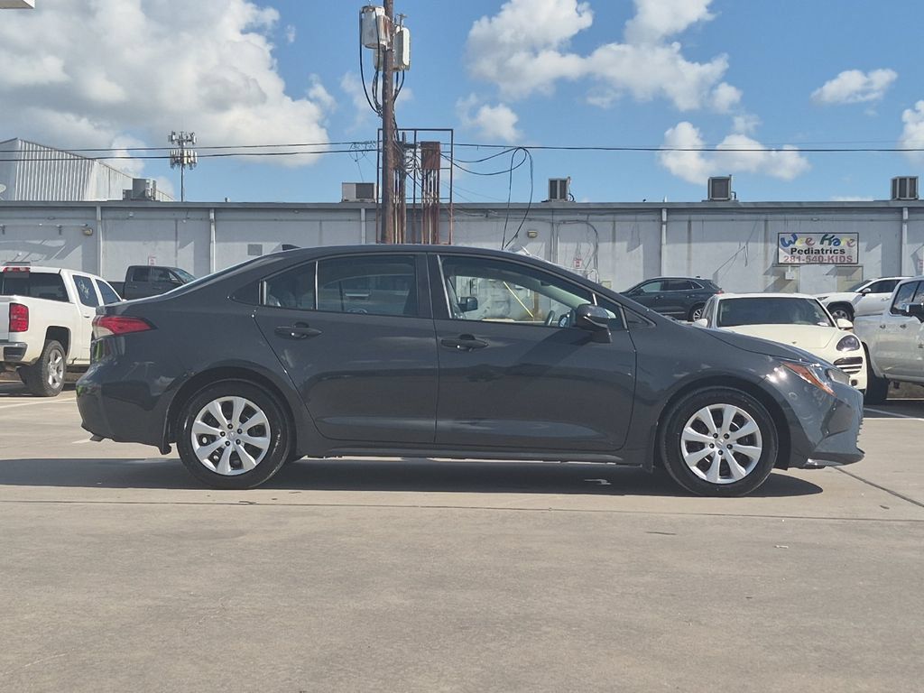 Used 2026 Toyota Corolla LE FWD image 7
