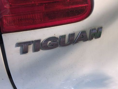 Used 2017 Volkswagen Tiguan S AWD/4WD image 12