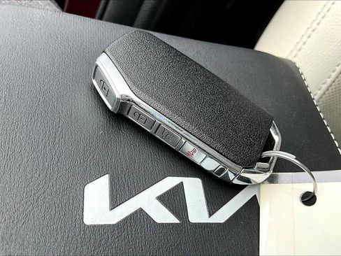 Used 2022 Kia Telluride EX w/ EX Premium Package image 14