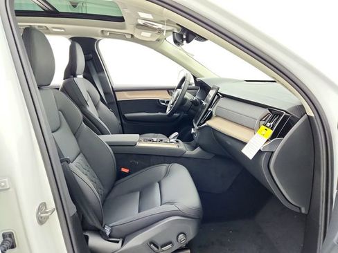 New 2025 Volvo XC90 B6 Plus w/ Protection Package Premier image 14