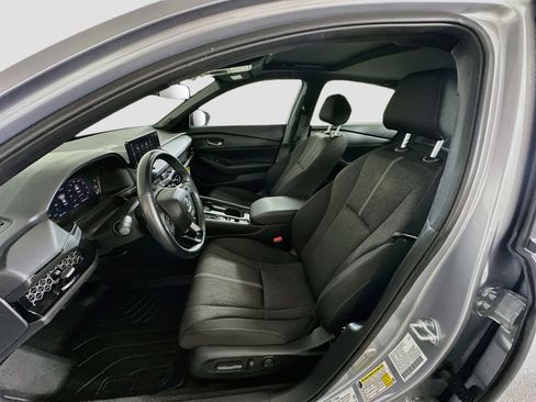 Used 2025 Honda Accord Sport image 13