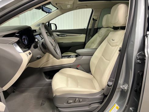 New 2026 Cadillac XT5 Premium Luxury w/ Driver Assist Package FWD image 12