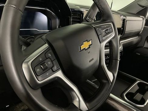 Used 2025 Chevrolet Silverado 2500 LTZ w/ LTZ Convenience Package image 21