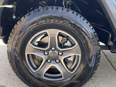 Used 2018 Jeep Wrangler Unlimited Sport S AWD/4WD image 5