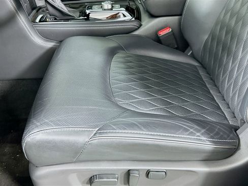 Used 2024 INFINITI QX80 Sensory image 20