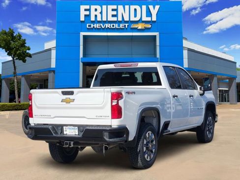 Used 2022 Chevrolet Silverado 2500 Custom w/ Custom Value Package image 7