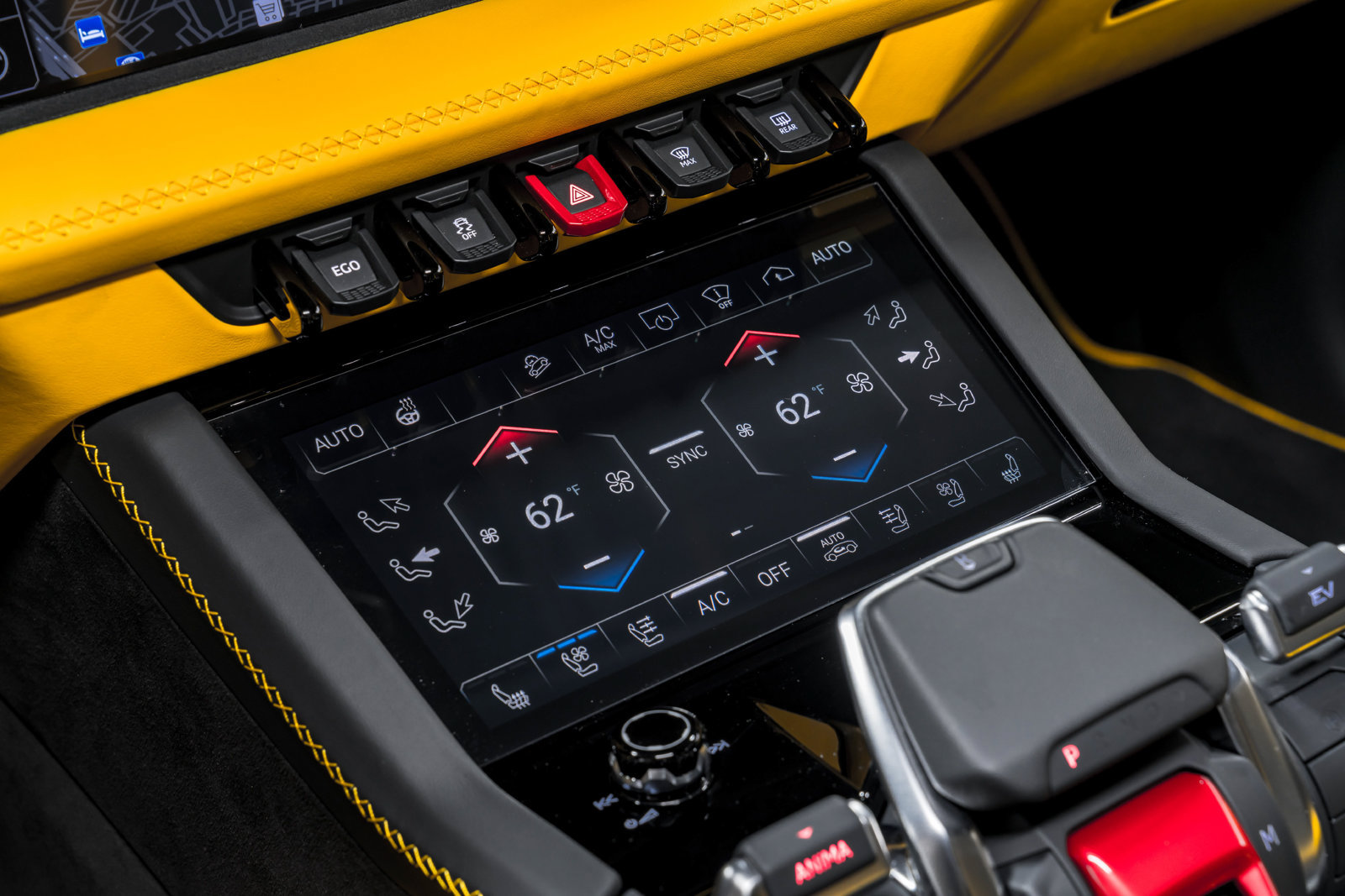 Used 2025 Lamborghini Urus SE AWD/4WD image 28