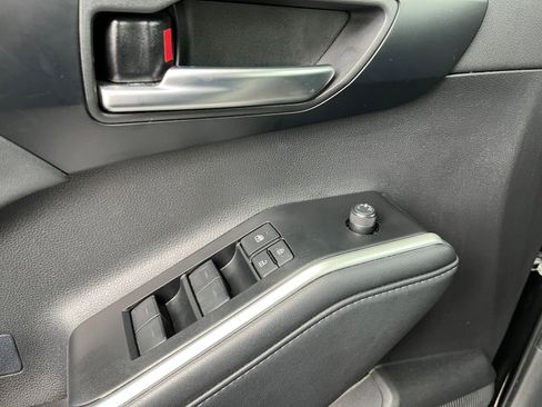 Used 2025 Toyota Highlander XSE AWD/4WD image 18