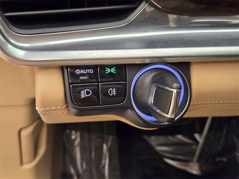 Used 2018 Porsche Panamera 4S Executive w/ Sportdesign Package image 33