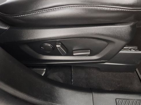 Used 2023 Ford Explorer XLT w/ Equipment Group 202A image 32