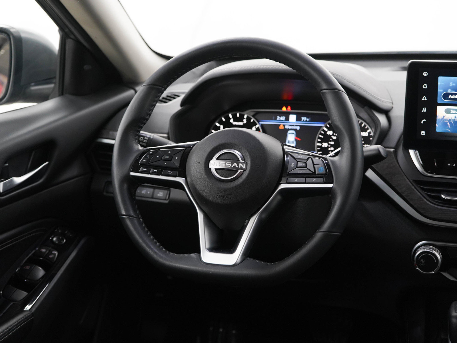 Used 2023 Nissan Altima 2.5 SV w/ SV Premium Package AWD/4WD image 15