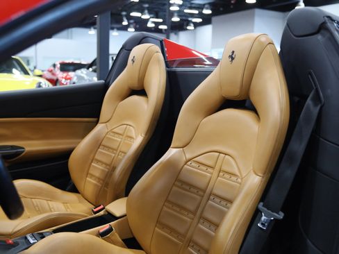 Used 2019 Ferrari 488 Spider RWD image 10