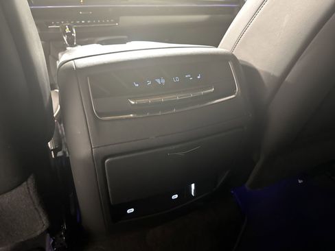 Used 2024 Cadillac Escalade Sport image 32