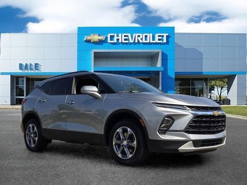 Used 2023 Chevrolet Blazer LT w/ Convenience Package FWD image 1