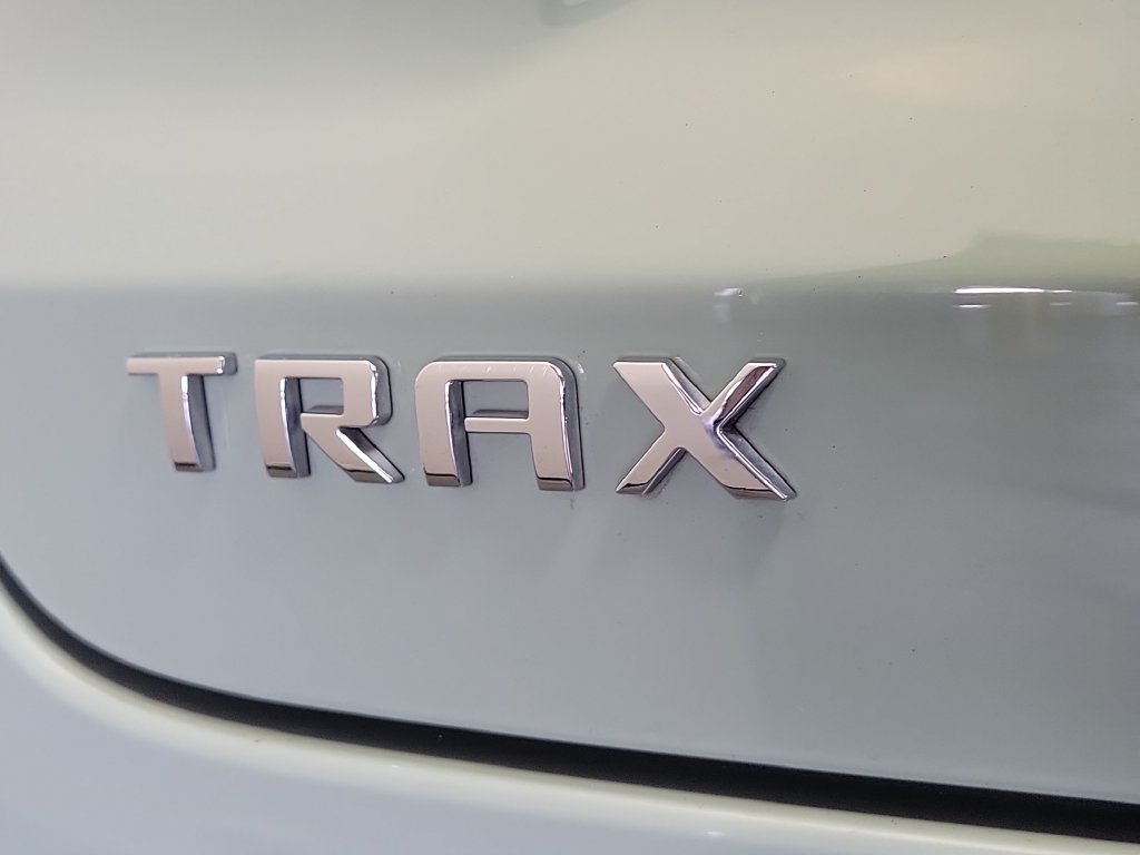 Used 2024 Chevrolet Trax ACTIV w/ Sunroof Package FWD image 8