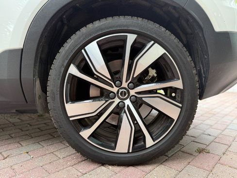 Used 2022 Volvo XC40 P8 Recharge Ultimate AWD/4WD image 11