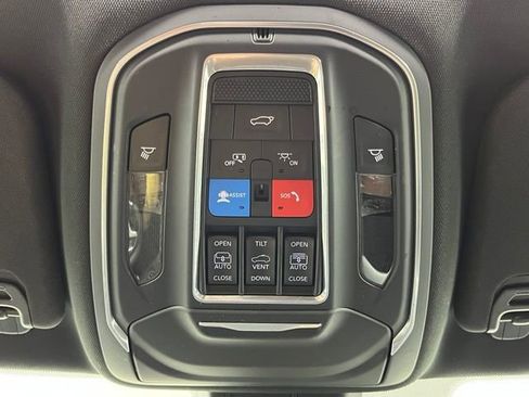 Used 2022 Jeep Wagoneer Series I AWD/4WD image 21