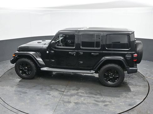 Used 2019 Jeep Wrangler Unlimited Sahara image 34